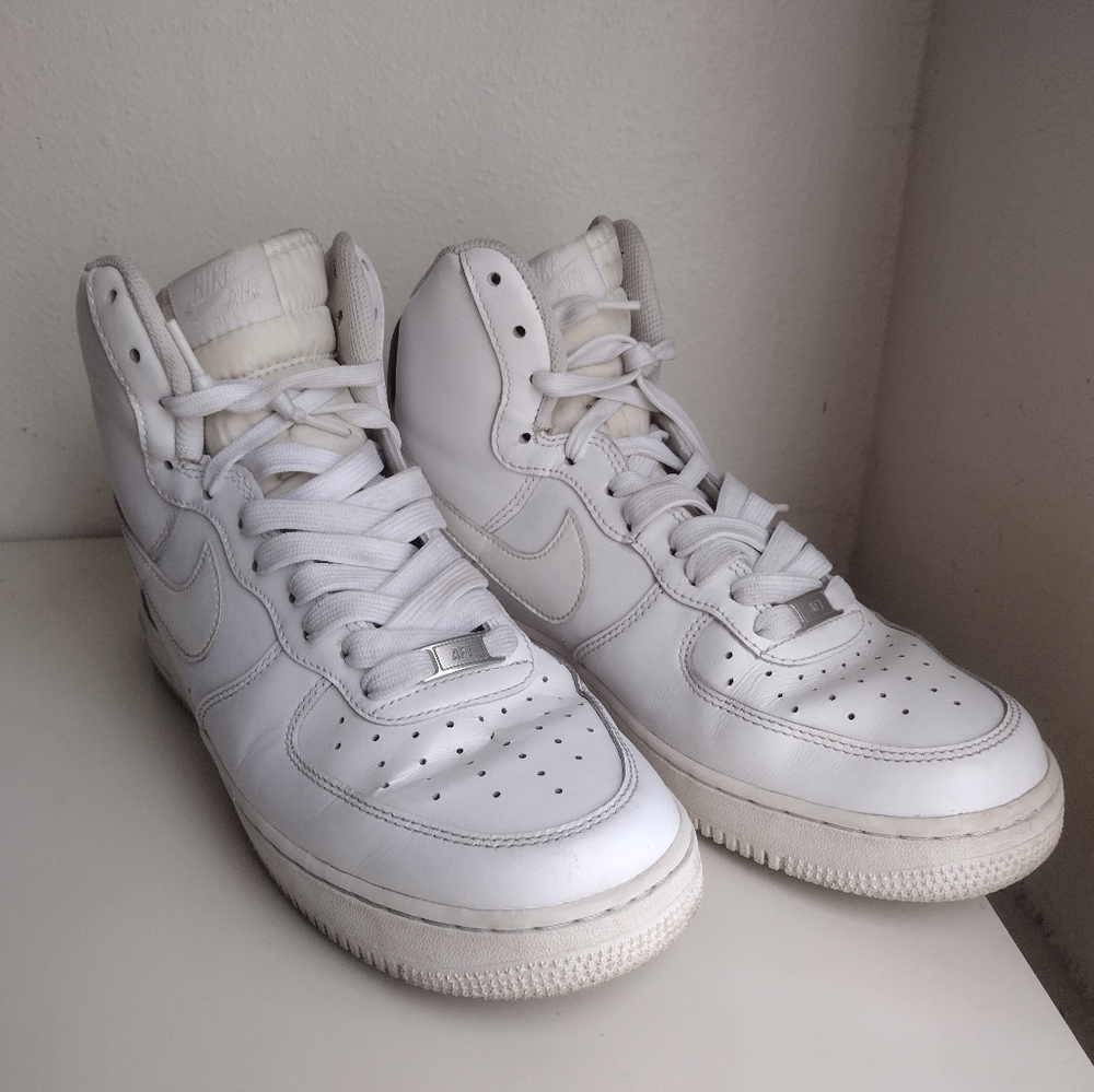 Nike Air Force 1 Hightops size: 10.5